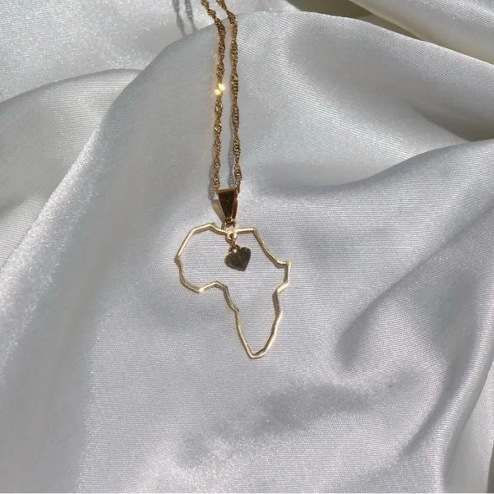 Gold Africa Pendant Necklace 18inch